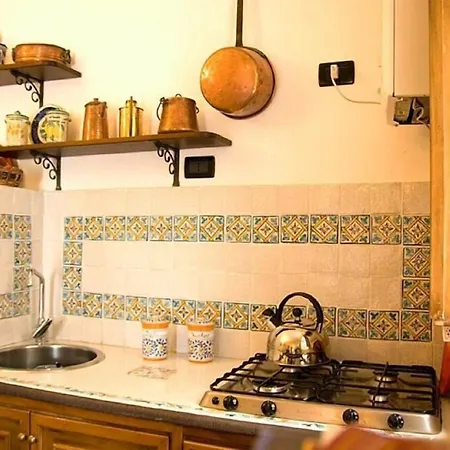 Bed & Breakfast L'arabo E Il Normanno 3*