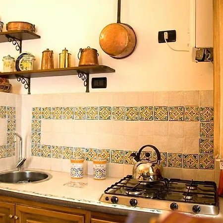 Bed & Breakfast L'arabo E Il Normanno 3*